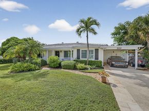 222 S Seacrest Circle, Delray Beach FL 33444