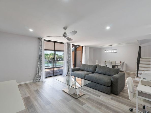 400 Commodore Dr 316, Plantation FL 33325
