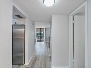 400 Commodore Dr 316, Plantation FL 33325