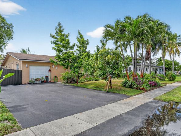 4818 SW 11th Ct, Plantation FL 33317