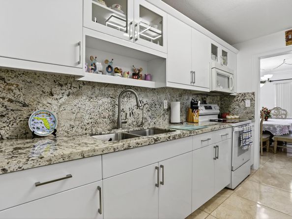 4818 SW 11th Ct, Plantation FL 33317