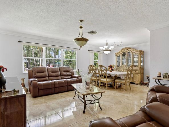4818 SW 11th Ct, Plantation FL 33317