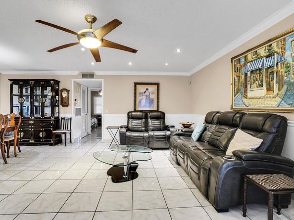 902 South Drive C, Delray Beach FL 33445