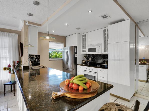 902 South Drive C, Delray Beach FL 33445