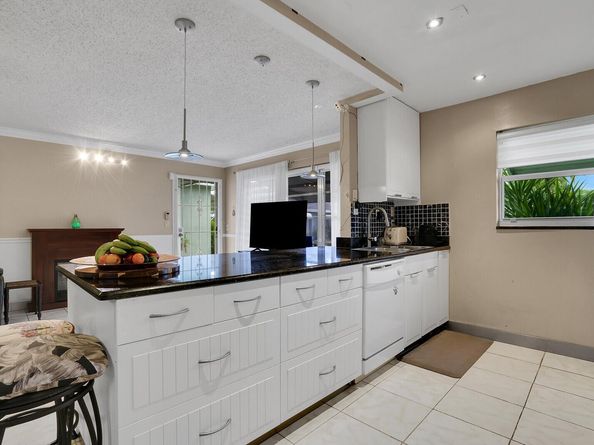 902 South Drive C, Delray Beach FL 33445