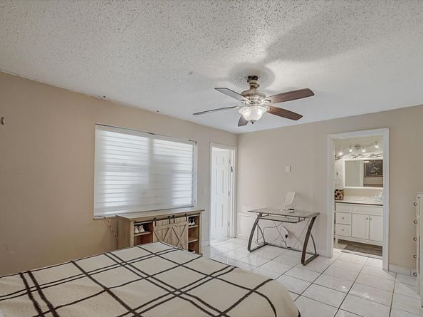 902 South Drive C, Delray Beach FL 33445