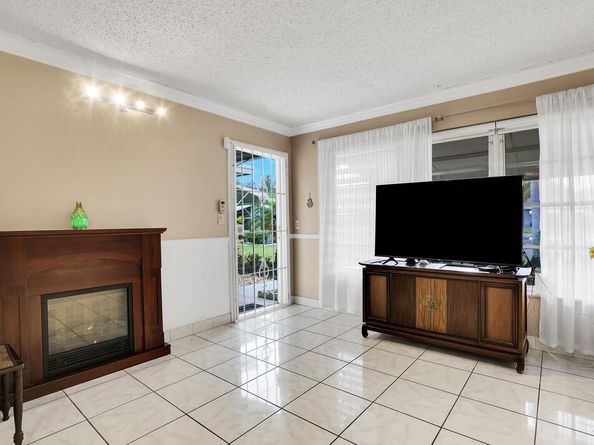 902 South Drive C, Delray Beach FL 33445