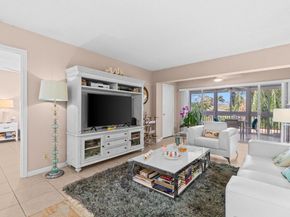 1131 Calamondin Ter 203 Terrace 203, Delray Beach FL 33445