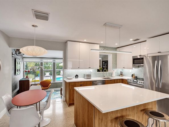 25 NE 26th Ct, Wilton Manors FL 33334