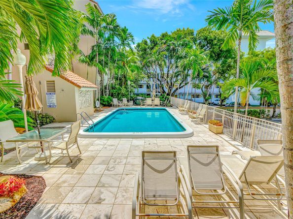 1710 S Ocean Ln 104, Fort Lauderdale FL 33316