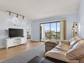 2205 S Cypress Bend Dr 604, Pompano Beach FL 33069