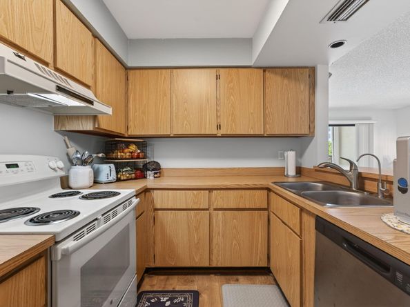 2205 S Cypress Bend Dr 604, Pompano Beach FL 33069