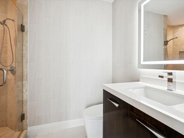 111 SE 8th Ave 1005, Fort Lauderdale FL 33301