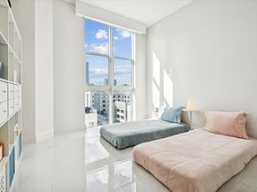 111 SE 8th Ave 1005, Fort Lauderdale FL 33301