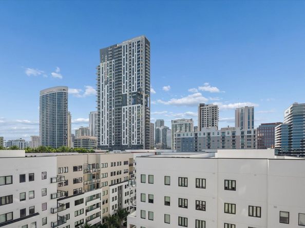 111 SE 8th Ave 1005, Fort Lauderdale FL 33301