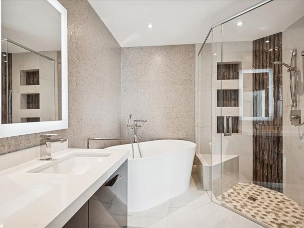 111 SE 8th Ave 1005, Fort Lauderdale FL 33301