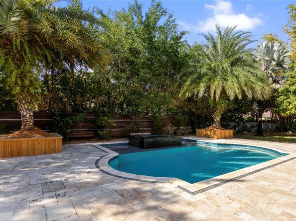 1585 Victoria Isle Way, Weston FL 33327