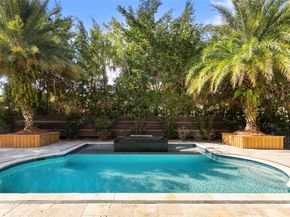 1585 Victoria Isle Way, Weston FL 33327