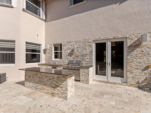 1585 Victoria Isle Way, Weston FL 33327