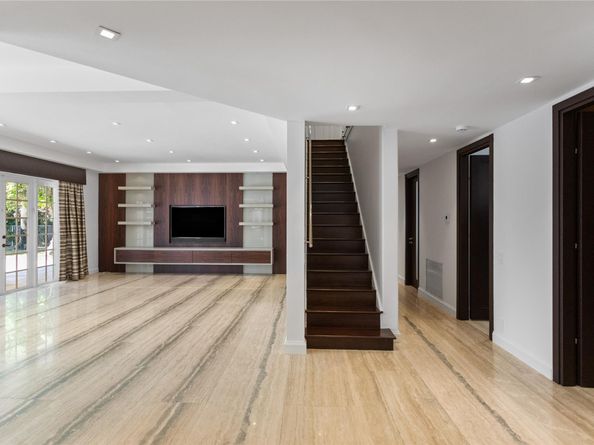 1585 Victoria Isle Way, Weston FL 33327