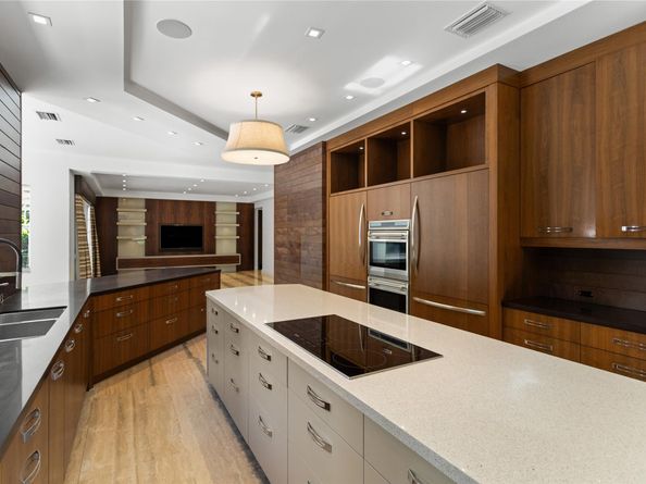 1585 Victoria Isle Way, Weston FL 33327