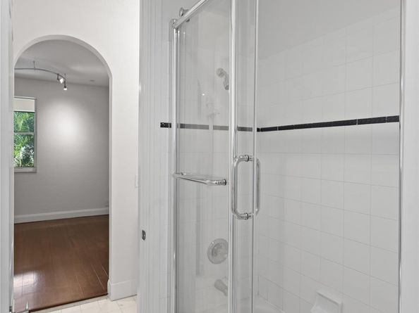 1585 Victoria Isle Way, Weston FL 33327