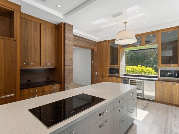 1585 Victoria Isle Way, Weston FL 33327