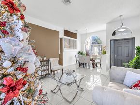 1336 SW 181st Ave, Pembroke Pines FL 33029