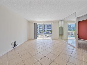 1208 Marine Way 105, North Palm Beach FL 33408