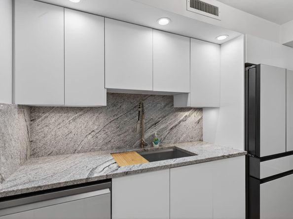 3000 N Ocean Drive 14g, Singer Island FL 33404