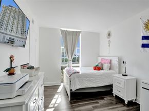 13499 Biscayne Blvd 610, North Miami FL 33181