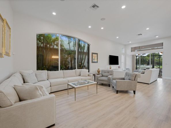 10870 Royal Devon Way, Lake Worth FL 33449