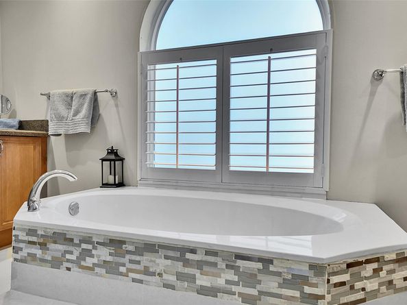 4983 NW 107th Ave, Coral Springs FL 33076