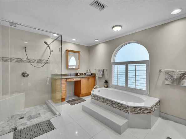 4983 NW 107th Ave, Coral Springs FL 33076