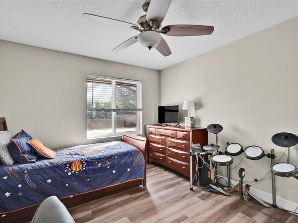 4983 NW 107th Ave, Coral Springs FL 33076