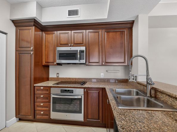 1660 Renaissance Commons Boulevard 2627, Boynton Beach FL 33426