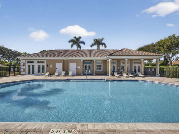 11061 Laurel Walk Road, Wellington FL 33449