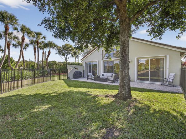 11061 Laurel Walk Road, Wellington FL 33449