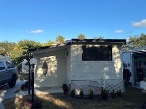 39 Palm Drive, Palm Springs FL 33461