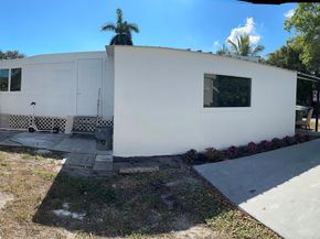 39 Palm Drive, Palm Springs FL 33461