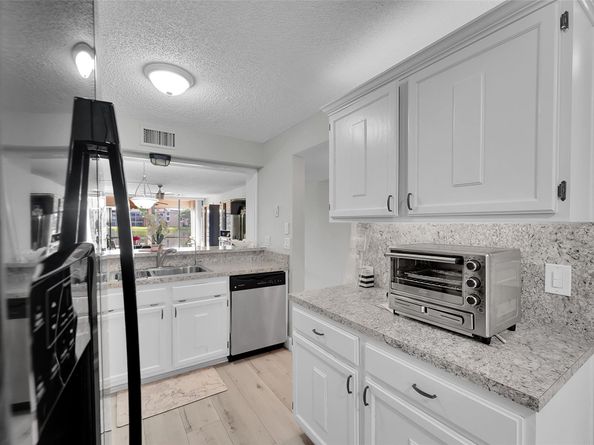 6008 Coral Lake Dr 108, Margate FL 33063