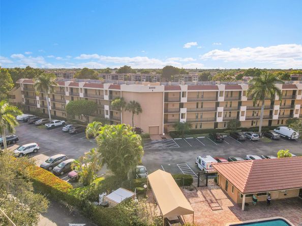 6008 Coral Lake Dr 108, Margate FL 33063