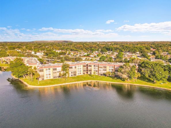 6008 Coral Lake Dr 108, Margate FL 33063