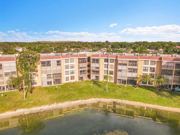 6008 Coral Lake Dr 108, Margate FL 33063