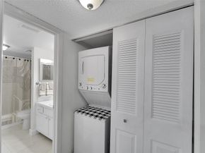 6008 Coral Lake Dr 108, Margate FL 33063