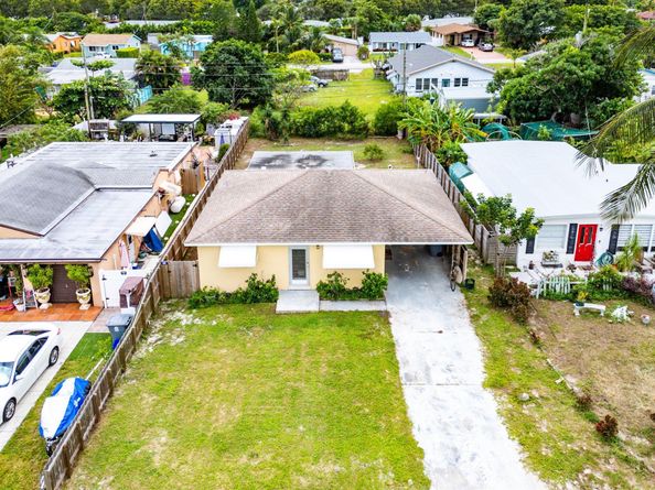 1084 James Road, Lake Worth FL 33462