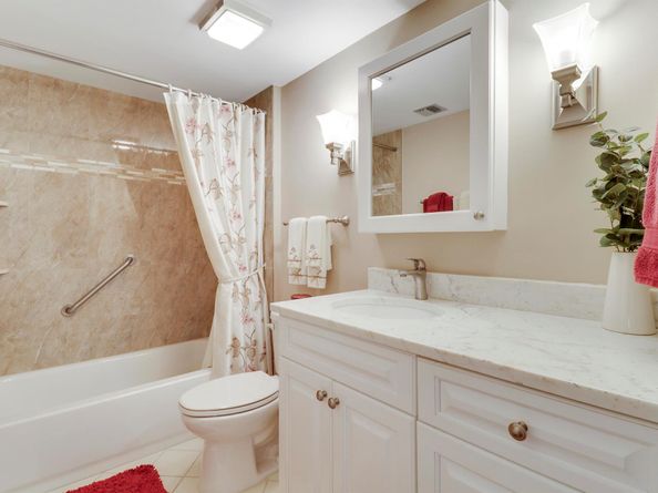 601 Seafarer Circle 301, Jupiter FL 33477