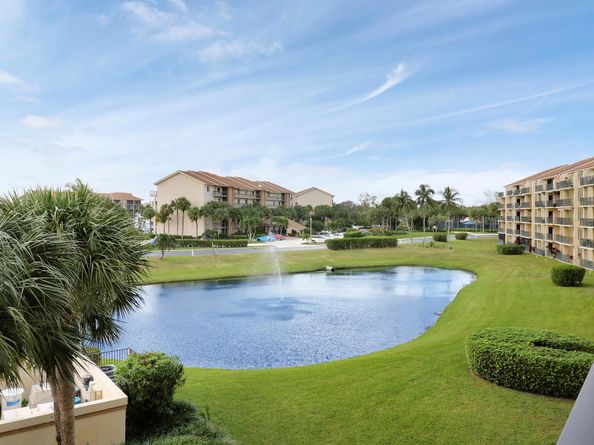 601 Seafarer Circle 301, Jupiter FL 33477