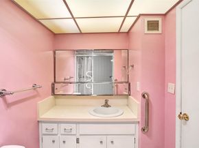 2500 NE 48 Lane 403, Fort Lauderdale FL 33308