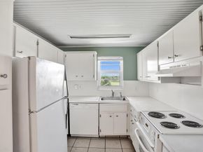 2500 NE 48 Lane 403, Fort Lauderdale FL 33308